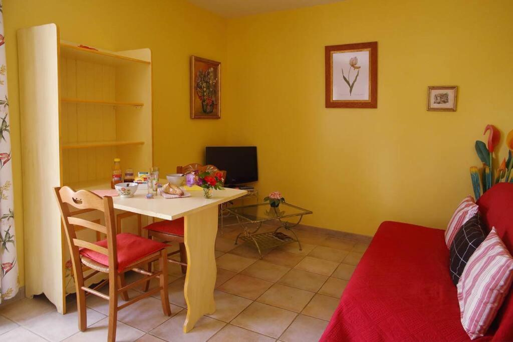 Anduze Gite Les Pins Au "Petit Clos Des Cigales" Massillargues-Attuech Exterior foto